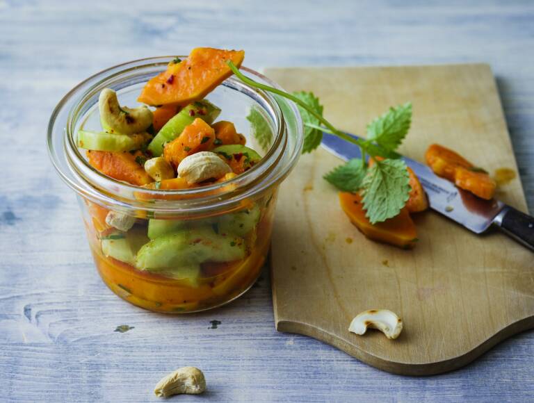 Fenchel-Chicorée-Salat mit karamellisierten Walnüssen und Bir… von Tropicai