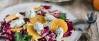 Salat mit Mandarinen und Radicchio und Käsenocken