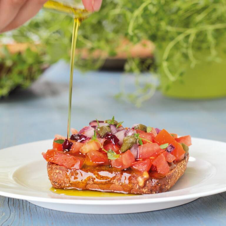 Spargel-Erdbeer-Salat mit grünem Pfeffer von Roland Rauter