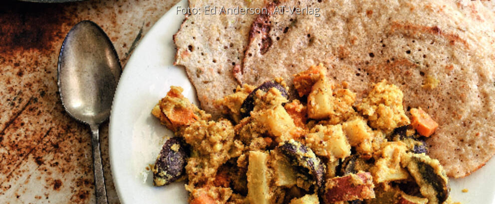 Dosas mit Linsensprossen und Gemüse
