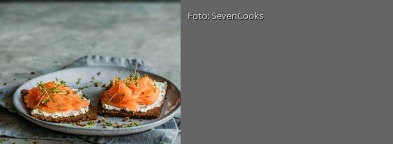 Rezeptbild für "Frühstücks-Fitnessbrot mit Lachs"