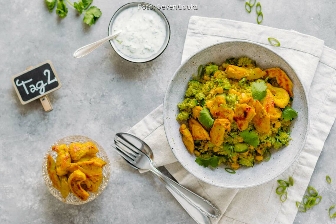 Golden Meal-Prep 2: Couscoussalat mit Hähnchenstreifen von Clever kochen