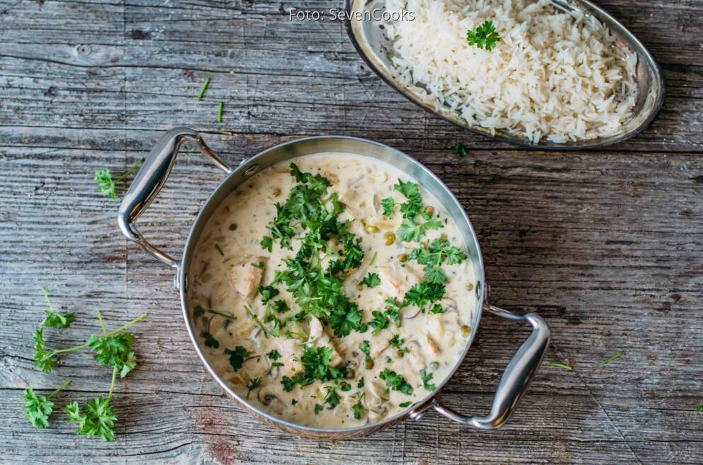 Hähnchengeschnetzeltes mit Erbsen und Reis von SevenCooks