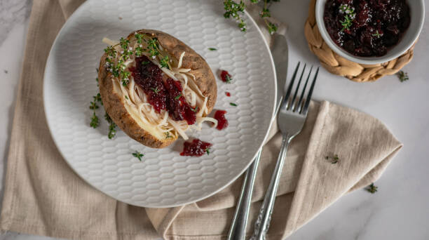 Ofenkartoffeln mit Truthahn, Cranberry und Thymian-image