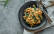 Flexitarisches Rezept: Pasta mit Lachs und Spinat