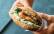 Flexitarisches Rezept: Salmon-Thai-Burger mit Wasabicreme 3