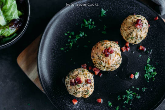 Sauerkrautknödel mit würziger Speckbutter von SevenCooks