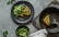 Flexitarisches Rezept: Skrei mit Kräuterkruste und Gurkensalat