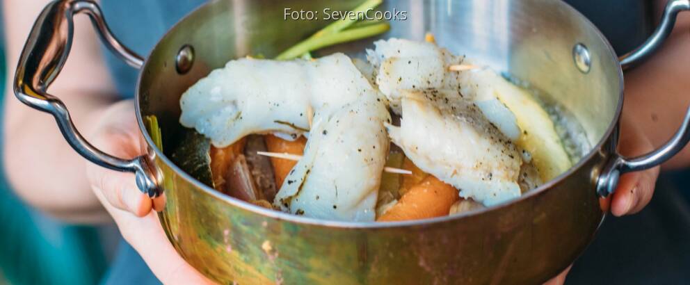Flexitarisches Rezept: Zanderfiletröllchen mit Sellerie-Püree und Weißweinsoße 3