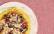 Kartoffelpizza mit Speck und Pilzen
