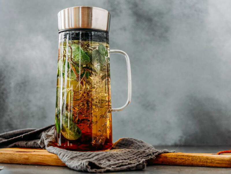 Kräuterlimonade ohne Zucker selber machen