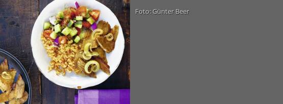Rezeptbild für "Seitan-Döner mit Tomatenbulgur und Salat"