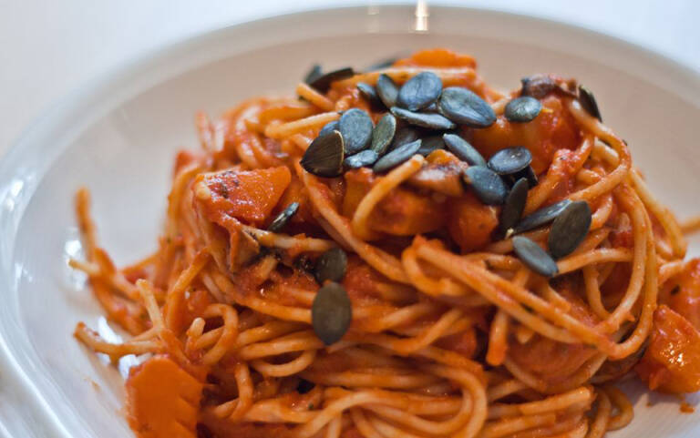 Spaghetti mit Kürbis-Tomaten-Soße