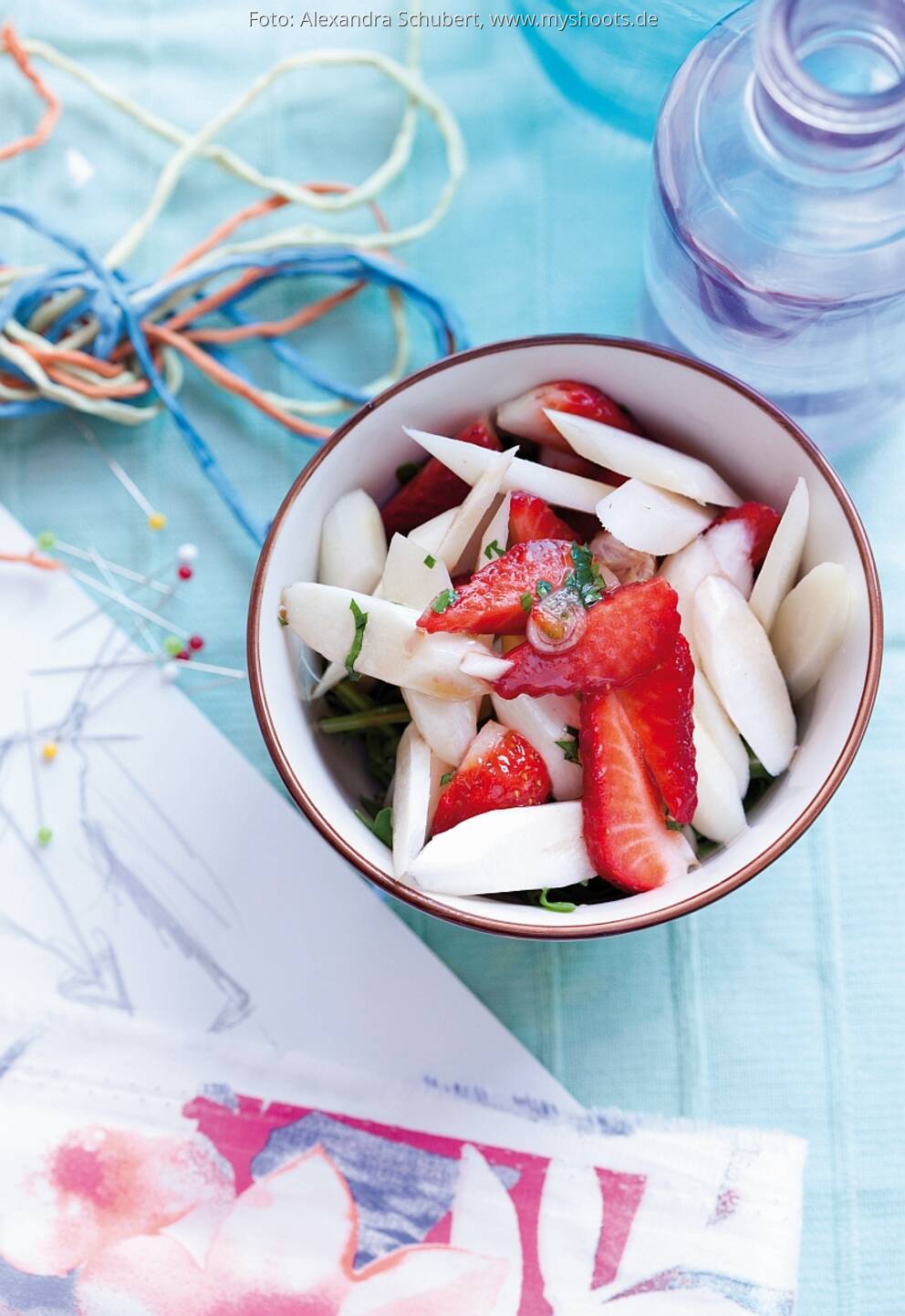 Spargel-Erdbeer-Salat mit grünem Pfeffer von Roland Rauter
