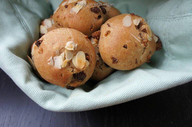 Rosinenbrötchen von ab jetzt vegan