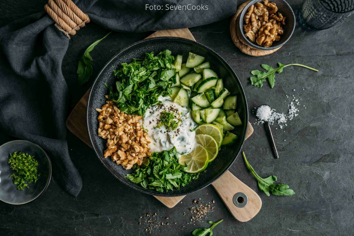 Veganes Rezept: 5 Zutaten Bowl mit Nüssen