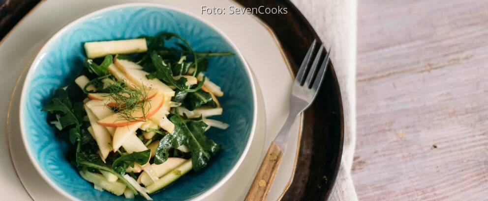 Veganes Rezept: Apfel-Fenchel-Salat mit Rucola und Zucchini_1