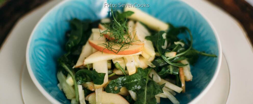 Veganes Rezept: Apfel-Fenchel-Salat mit Rucola und Zucchini_2