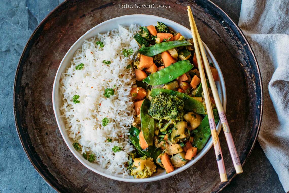 Veganes Rezept: Asiatisches Wokgemüse mit Reis