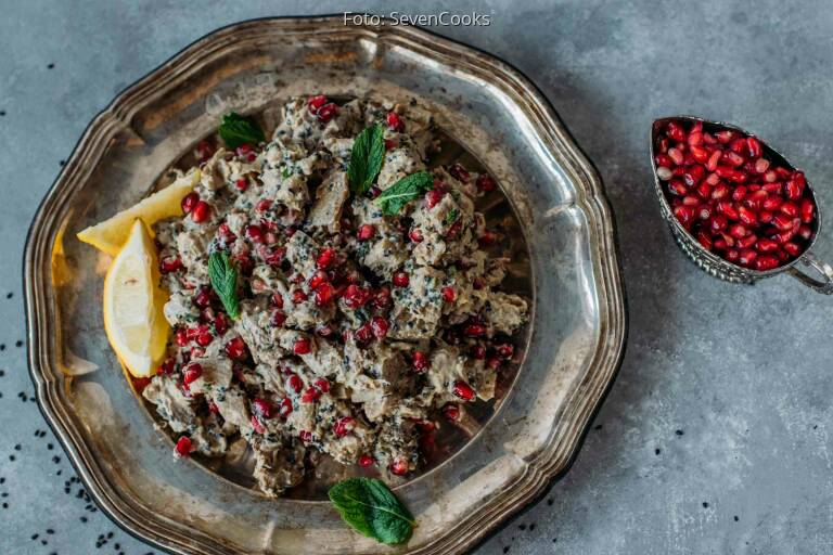 Orientalischer Auberginensalat mit Tahin-Dressing von SveaCooks