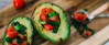 Veganes Rezept: Avocado vom Grill mit Tomatensalsa