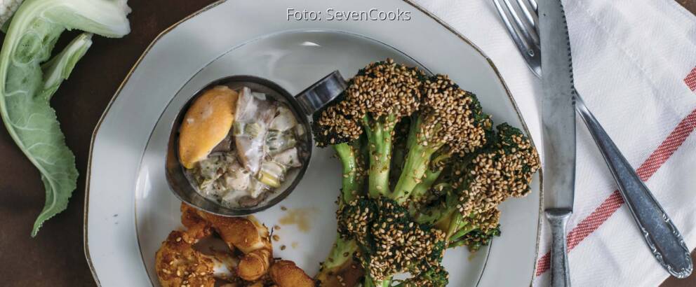 Fertiges Rezept: Blumenkohl- und Brokkolisteaks mit cremiger Austernpilzsauce_1
