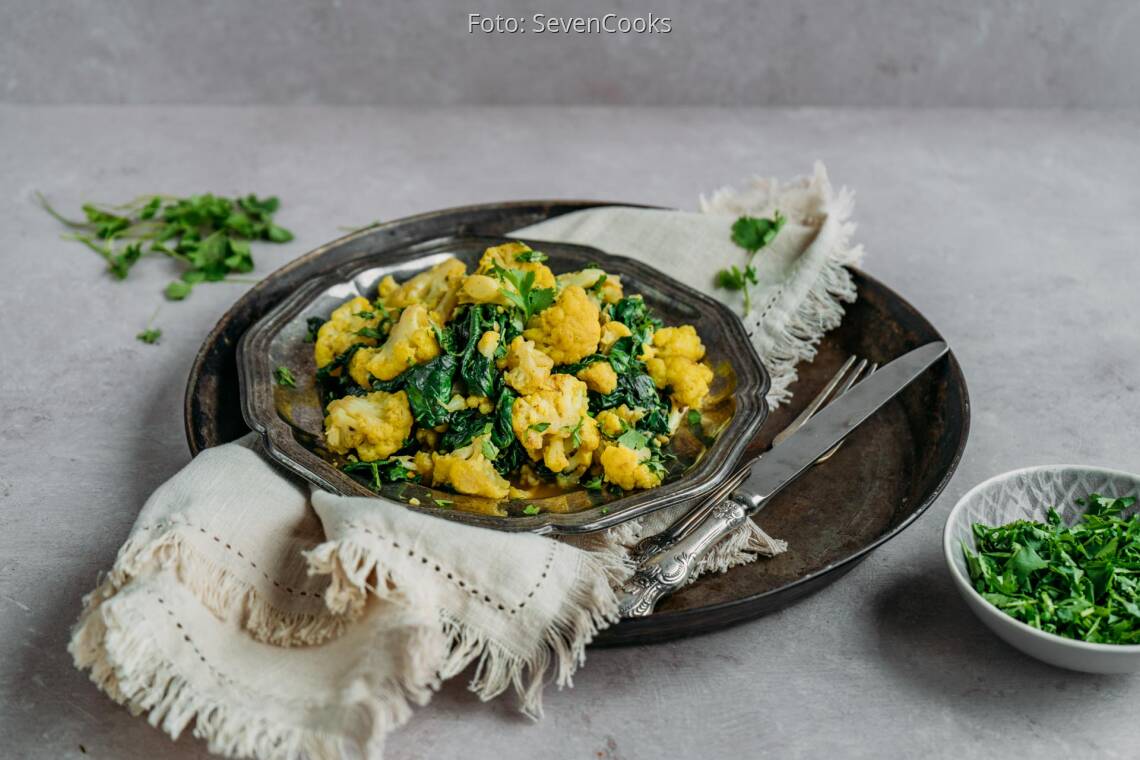 Veganes Rezept: Blumenkohl und Spinat auf indische Art 2