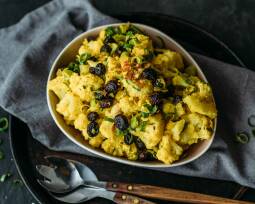 Veganes Rezept: Blumenkohlsalat mit Curry-Dressing_1