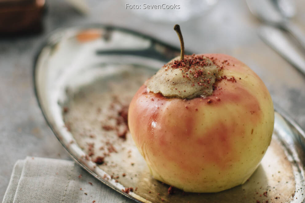 Bratapfel mit Marzipan von SevenCooks