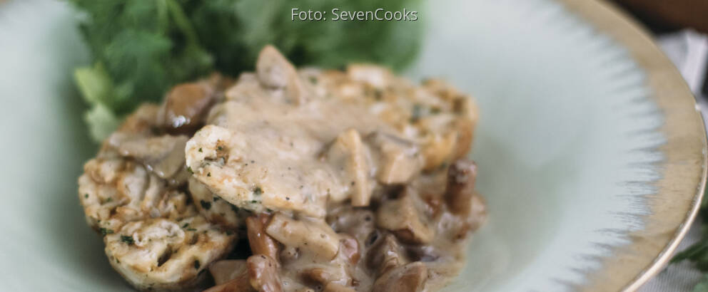 Veganes Rezept: Brezenknödel mit Pfifferling-Champignon-Rahmsauce