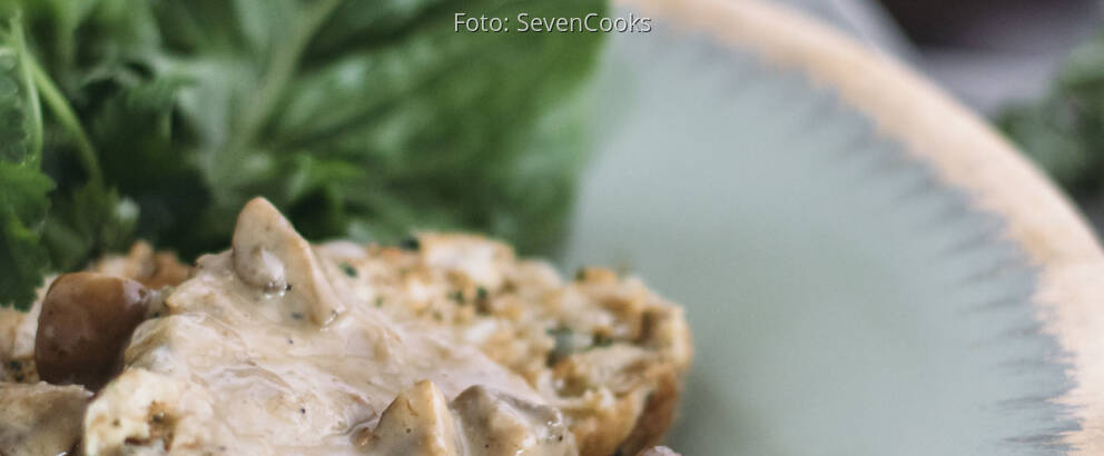 Veganes Rezept: Brezenknödel mit Pfifferling-Champignon-Rahmsauce