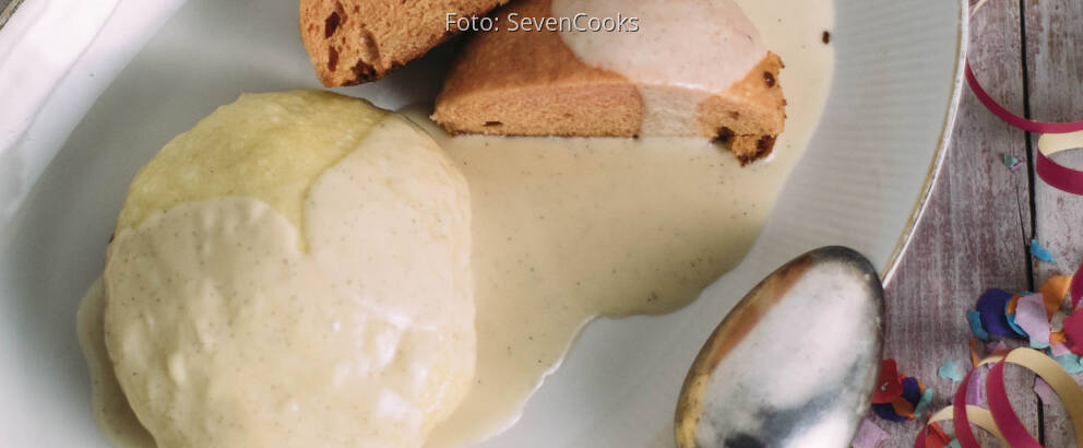 Veganes Rezept: Bunte Dampfnudeln mit Vanillesoße_3