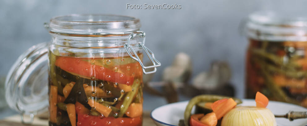 Veganes Rezept: Buntes eingelegtes Gemüse