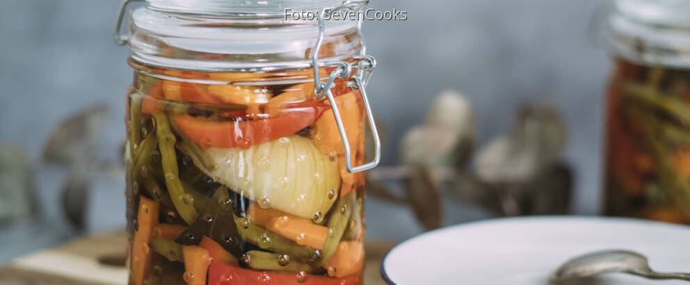 Veganes Rezept: Buntes eingelegtes Gemüse