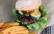 Veganes Rezept: Burger mit schwarzem Bohnen-Patty und Süßkartoffelpommes 3