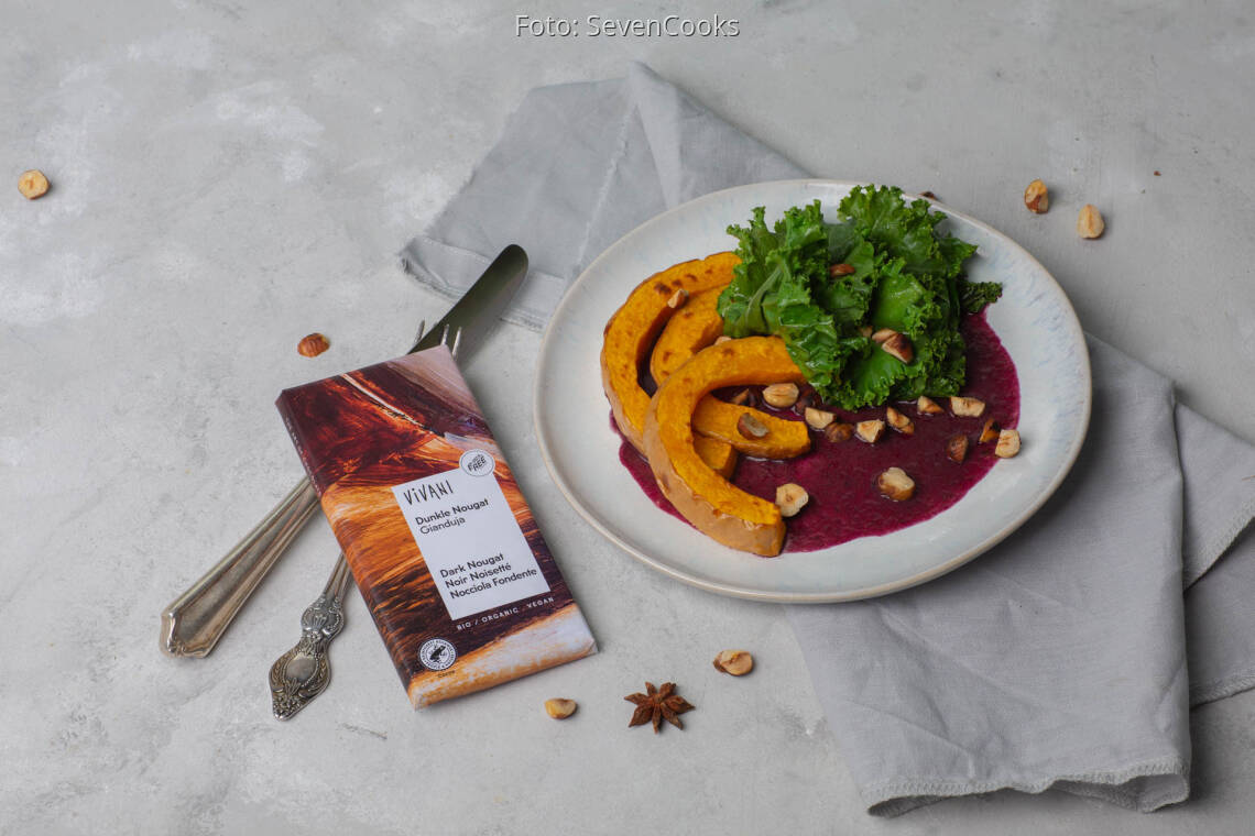 Veganes Rezept: Butternutkürbis mit Schokoladen-Rotwein-Sauce und Grünkohl-Chips 2