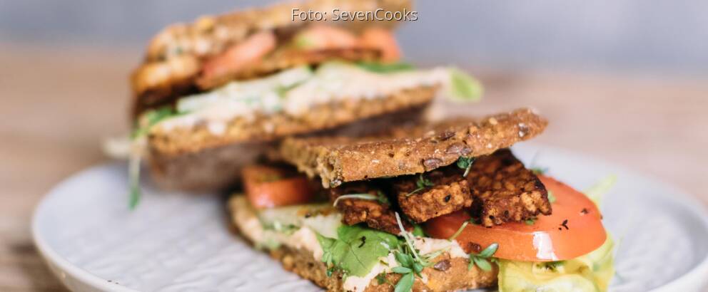 Veganes Rezept: Chrispy Tempeh Sandwich