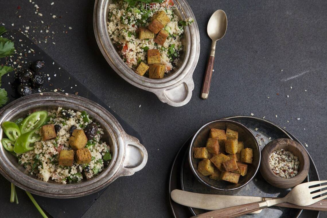 Veganes Rezept: Couscous Salat mit Kichererbsentofu