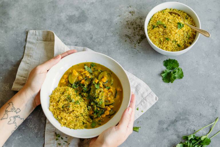 Veganes Rezept: Curry mit Couscoussalat 1