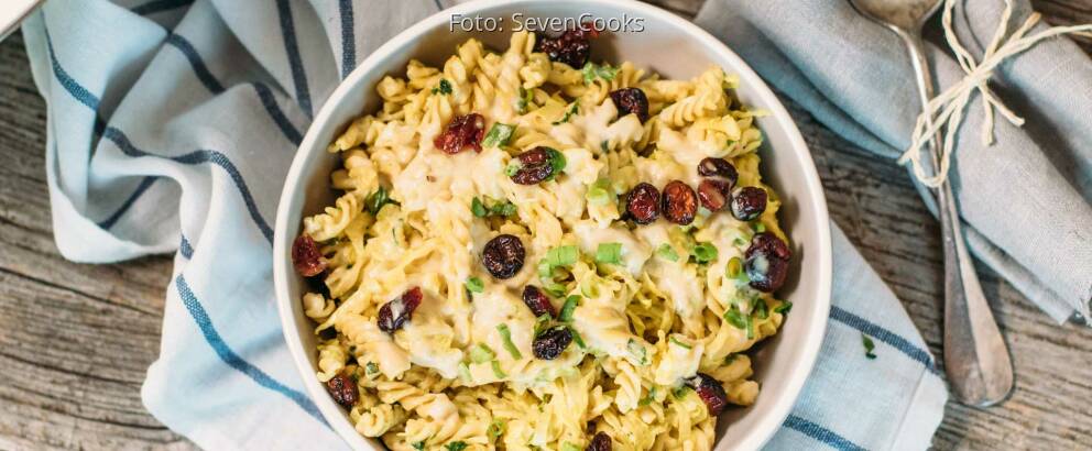 Veganes Rezept: Dinkel-Pasta mit Spitzkohl und cremiger Cashewsauce_2