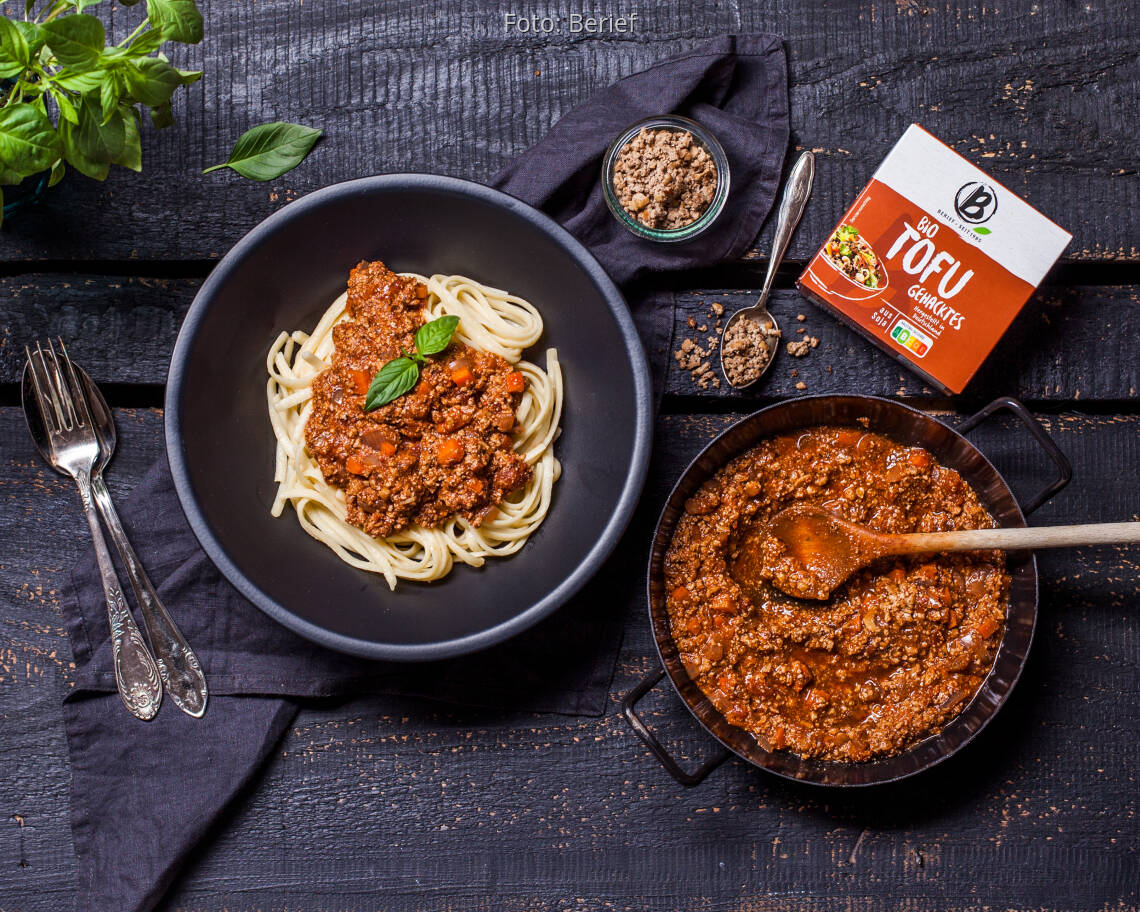 Veganes Rezept: Einfache vegane Bolognese mit Spaghetti von Berief