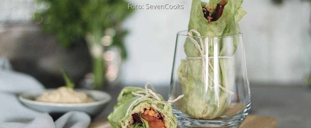 Veganes Rezept: Eisbergsalat-Wraps mit Couscousfüllung