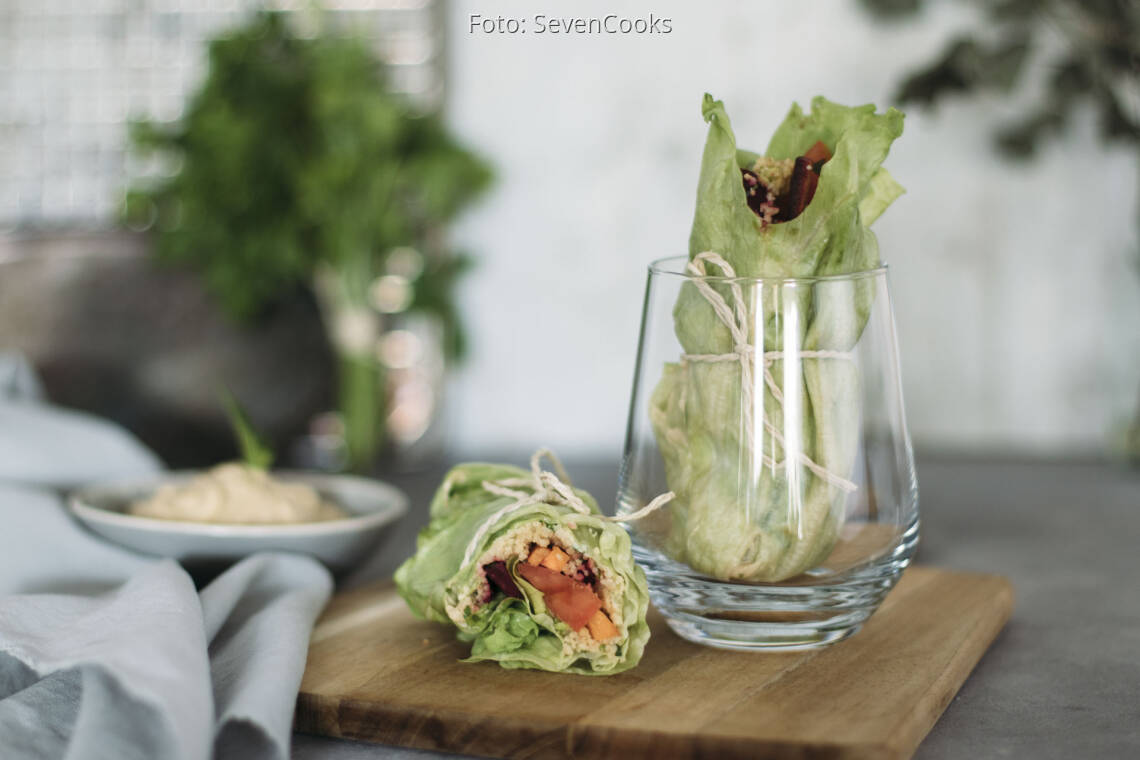 Veganes Rezept: Eisbergsalat-Wraps mit Couscousfüllung