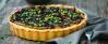Veganes Rezept: Erbsenquiche mit Balsamico-Champignons und getrockneten Aprikosen