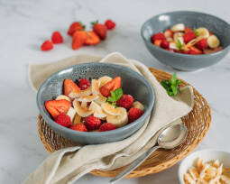 Veganes Rezept: Erdbeer Kokos Obstsalat