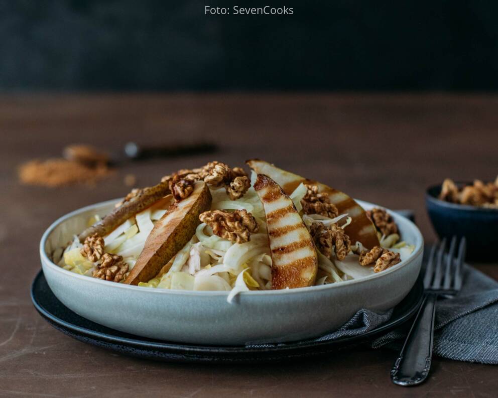 Fenchel-Chicorée-Salat mit karamellisierten Walnüssen und Bir… von Tropicai Fenchel-Chicorée-Salat mit karamellisierten Walnüssen und Bir… von Tropicai