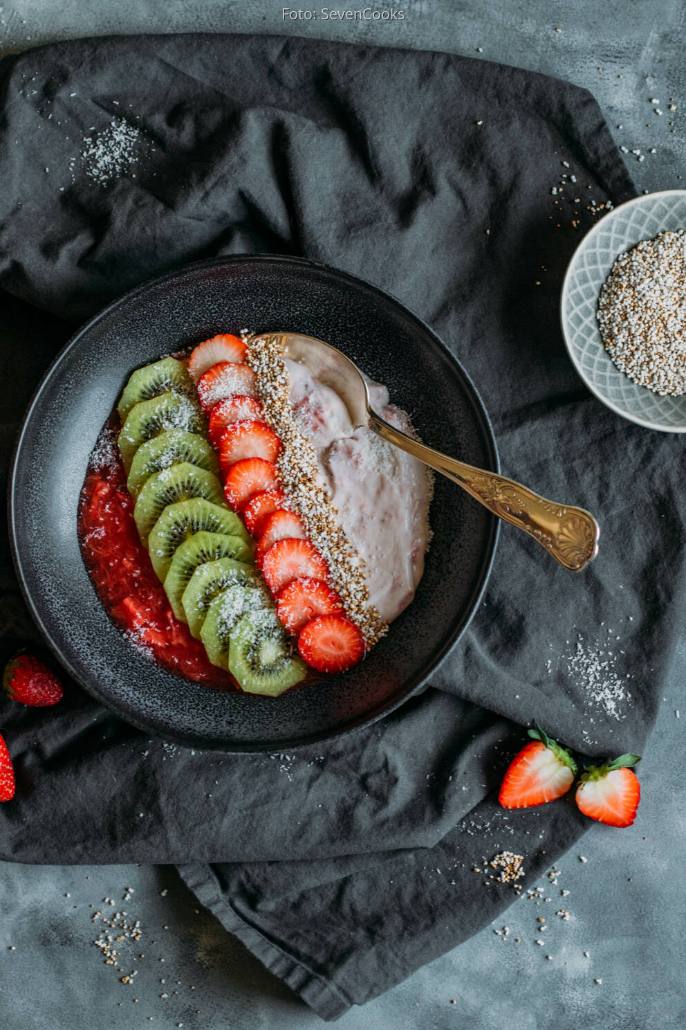 Frühstücksbowl mit Kokosjoghurt von SevenCooks