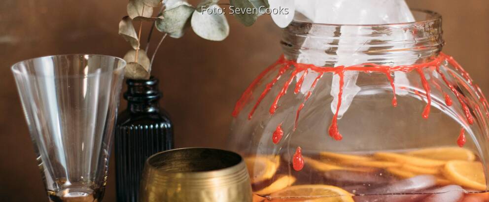 Fruchtige Bowle mit eiskalten Händchen | SevenCooks