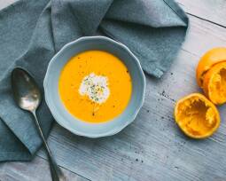 Veganes Rezept: Fruchtige Karotten-Ingwer-Suppe