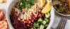 Veganes Rezept: Gebratener Gemüse-Reis mit Mandeln und Granatapfelsoße 1